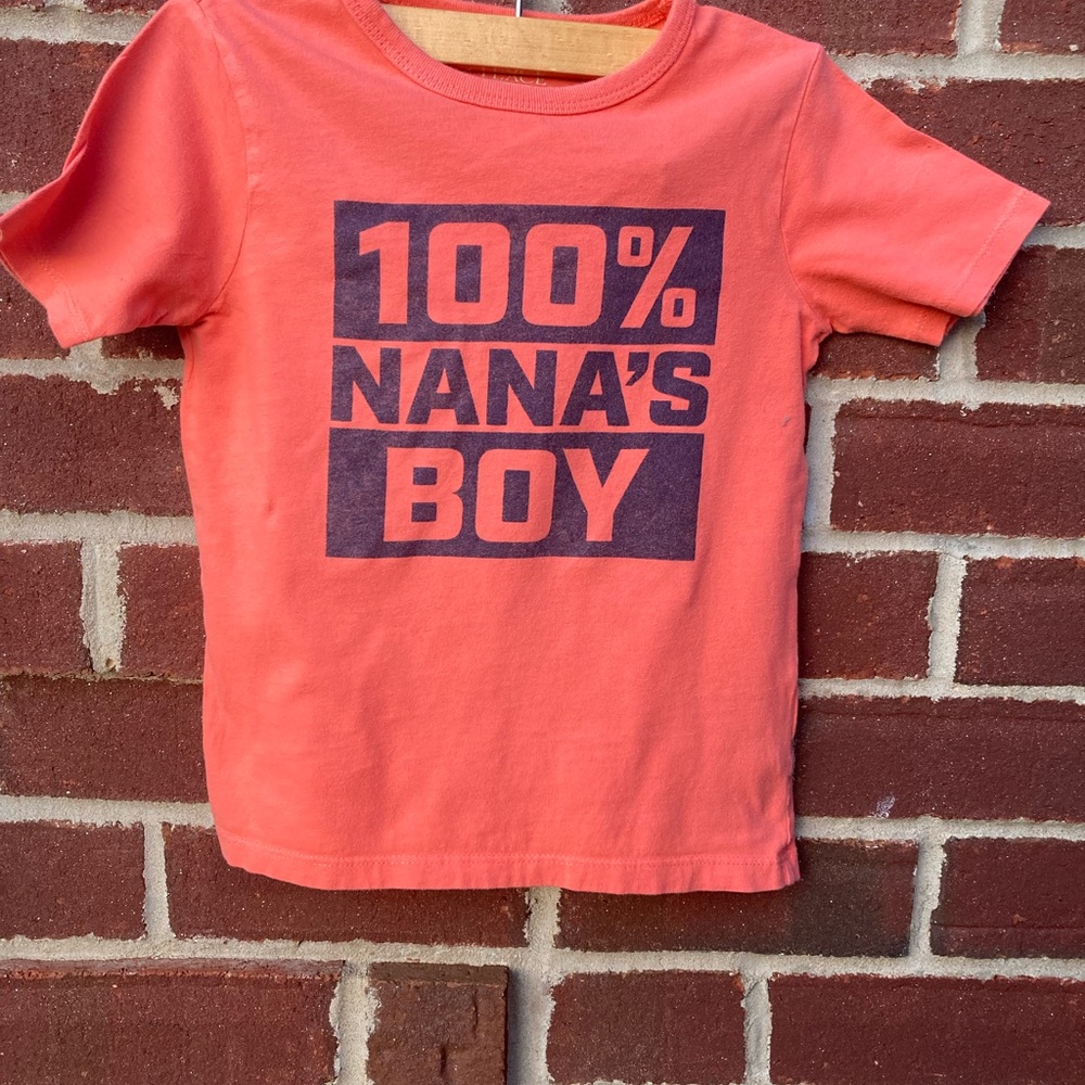 The Children's Place Coral and Black Graphic Tee “Nana’s Boy” Size 5T (V)